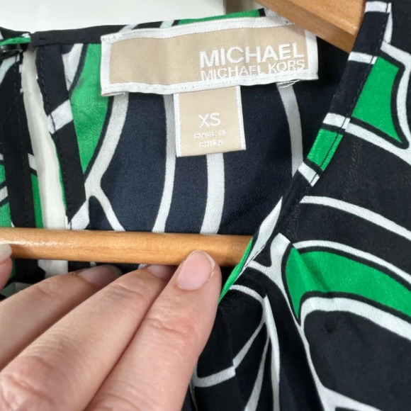 Michael Kors long sleeve crewneck blouse, XS smocked waistband, loose fit Office - Picture 2 of 12